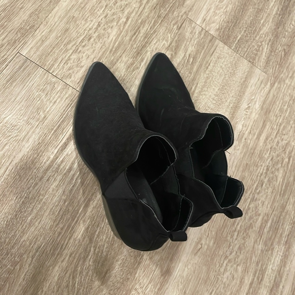 Black, universal thread wedge heel. Size 9
